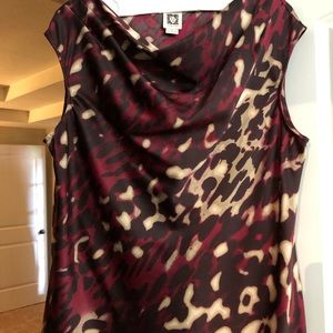 Anne Klein sleeveless blouse. Size Large.